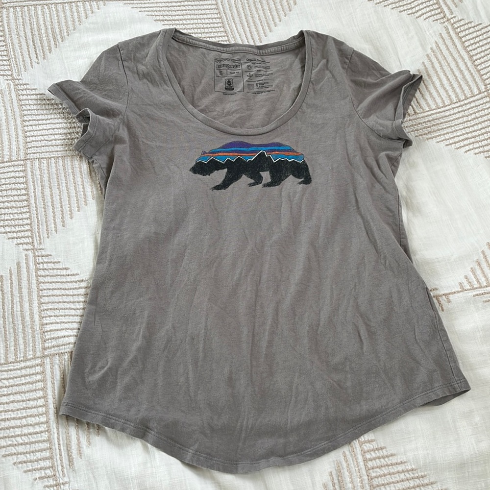 Patagonia t shirt size small